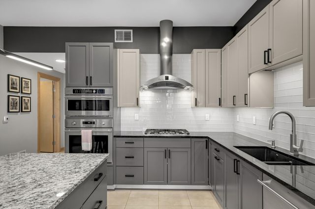 1240 S 2nd Street 1202, Minneapolis, MN 55415