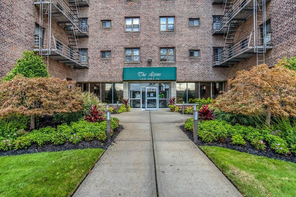 204-15 Foothill Avenue B65, Hollis, NY 11360