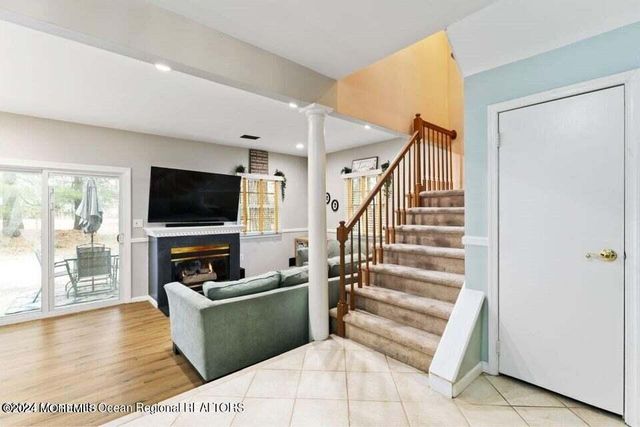 15 Weller Place, Holmdel, NJ 07733