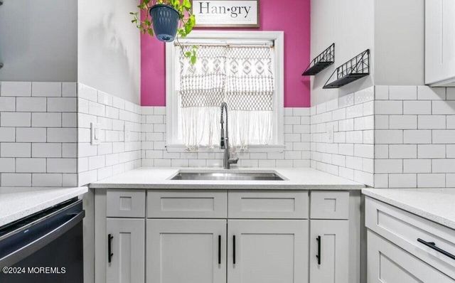 15 Weller Place, Holmdel, NJ 07733