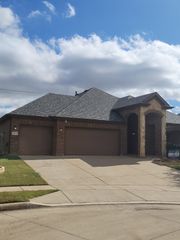9505 Cypress Lake Drive, Fort Worth, TX 76036