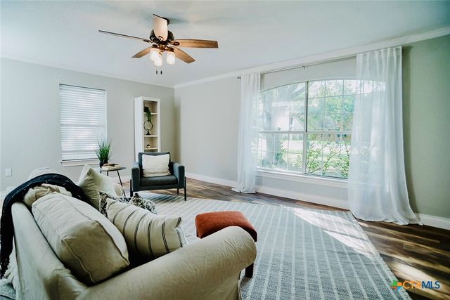 145 Bobwhite Trail, Seguin, TX 78155