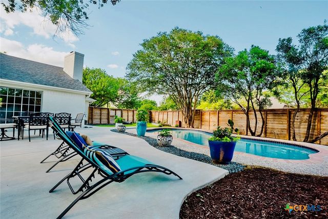 145 Bobwhite Trail, Seguin, TX 78155