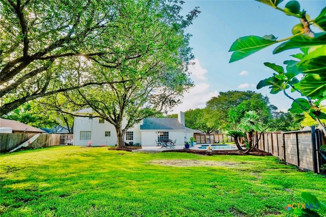 145 Bobwhite Trail, Seguin, TX 78155