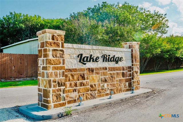 145 Bobwhite Trail, Seguin, TX 78155