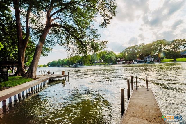 145 Bobwhite Trail, Seguin, TX 78155