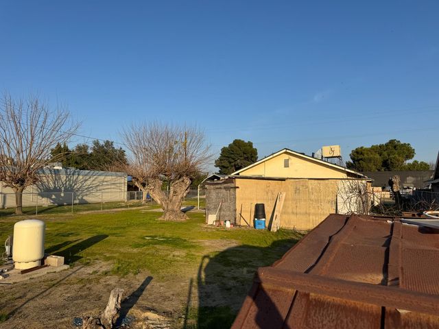 3061 Orchid Avenue, Sanger, CA 93657