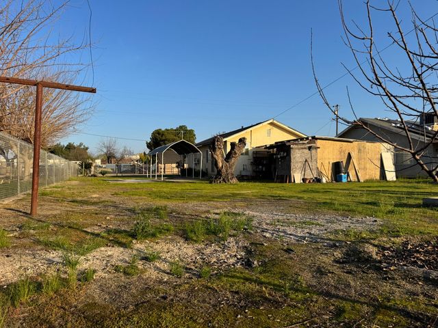 3061 Orchid Avenue, Sanger, CA 93657