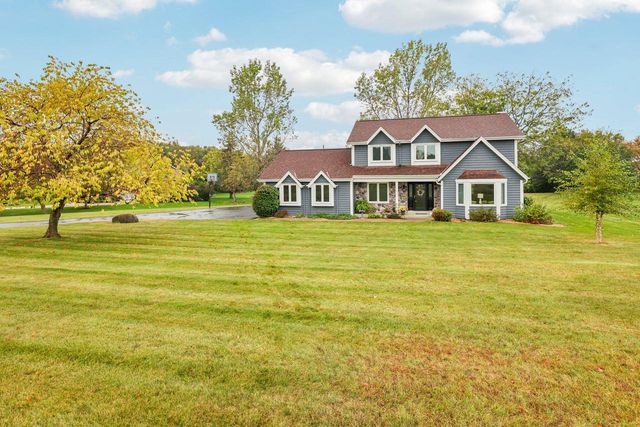 W258S4785 Red Clover DRIVE, Waukesha, WI 53189