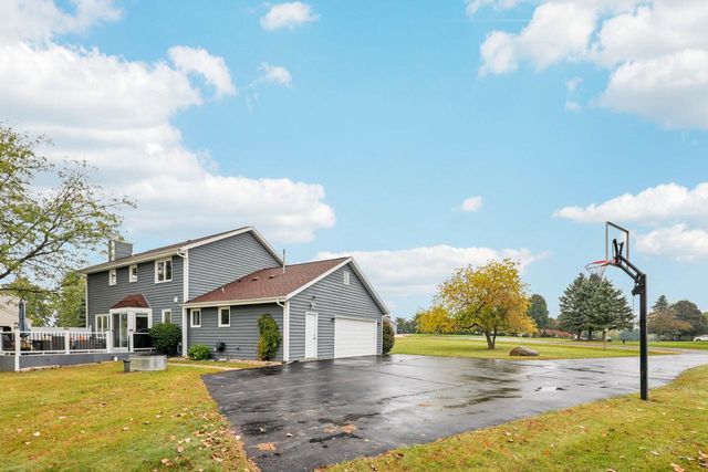 W258S4785 Red Clover DRIVE, Waukesha, WI 53189