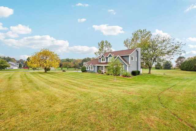 W258S4785 Red Clover DRIVE, Waukesha, WI 53189