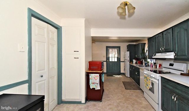 385 E MAGNOLIA DR, Morrisville, PA 19067
