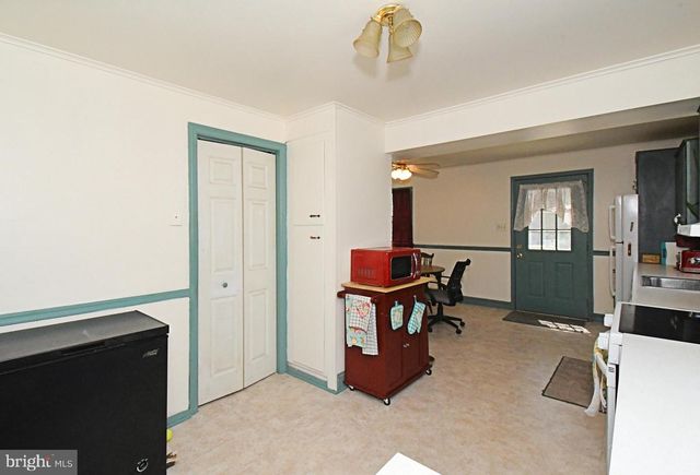 385 E MAGNOLIA DR, Morrisville, PA 19067