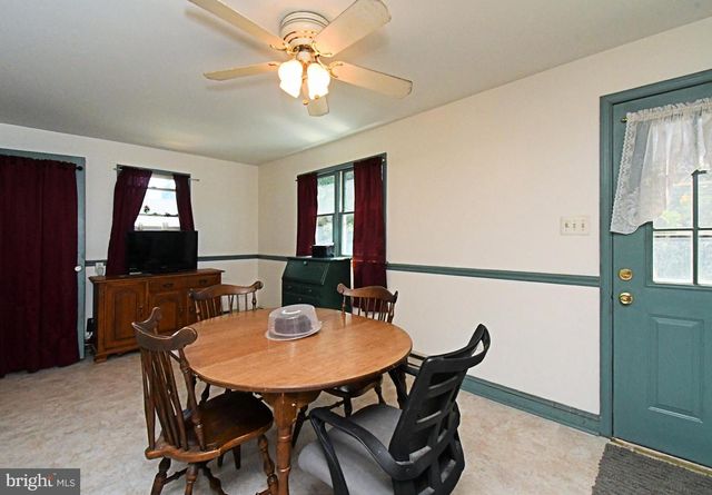 385 E MAGNOLIA DR, Morrisville, PA 19067