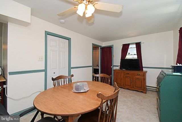 385 E MAGNOLIA DR, Morrisville, PA 19067