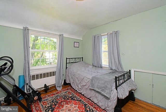 385 E MAGNOLIA DR, Morrisville, PA 19067