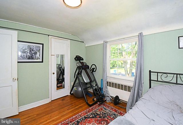 385 E MAGNOLIA DR, Morrisville, PA 19067