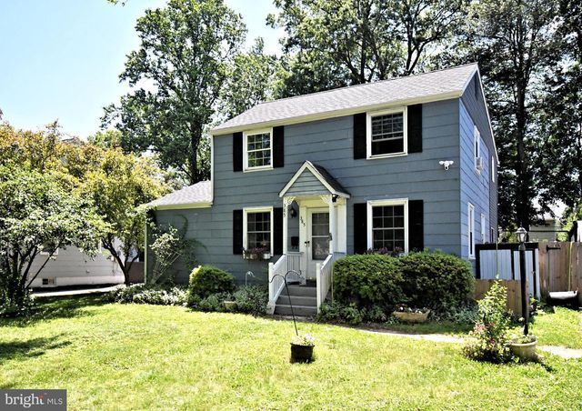 385 E MAGNOLIA DR, Morrisville, PA 19067