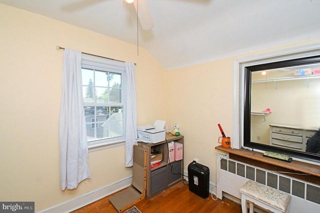 385 E MAGNOLIA DR, Morrisville, PA 19067