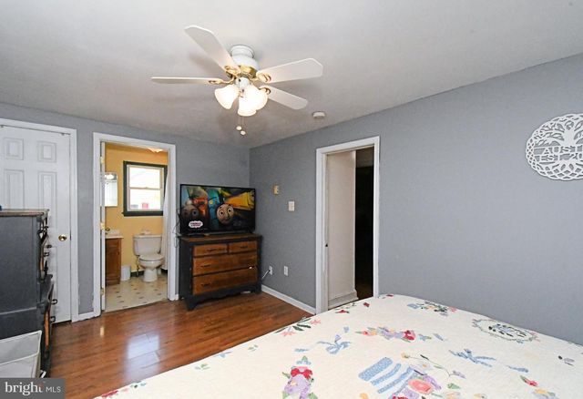 385 E MAGNOLIA DR, Morrisville, PA 19067