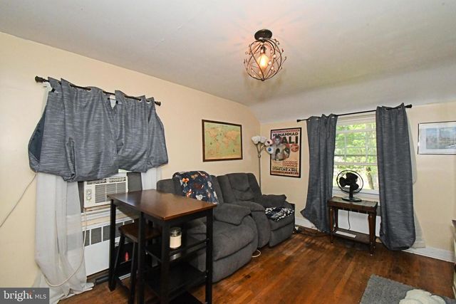 385 E MAGNOLIA DR, Morrisville, PA 19067