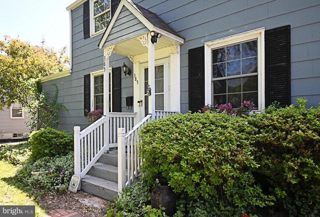 385 E MAGNOLIA DR, Morrisville, PA 19067