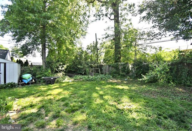385 E MAGNOLIA DR, Morrisville, PA 19067
