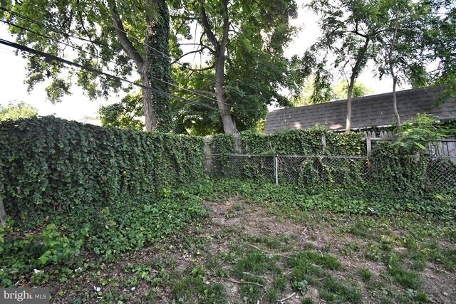 385 E MAGNOLIA DR, Morrisville, PA 19067