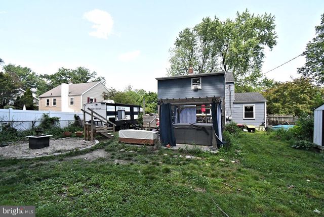 385 E MAGNOLIA DR, Morrisville, PA 19067