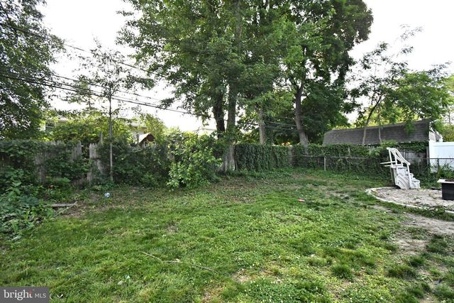 385 E MAGNOLIA DR, Morrisville, PA 19067