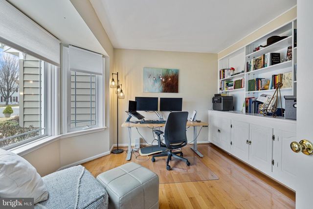 1439 MILLIKENS BEND RD, Herndon, VA 20170