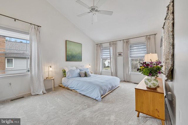 1439 MILLIKENS BEND RD, Herndon, VA 20170