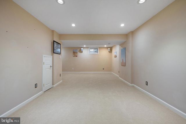 1439 MILLIKENS BEND RD, Herndon, VA 20170