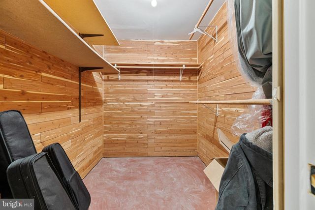 1439 MILLIKENS BEND RD, Herndon, VA 20170