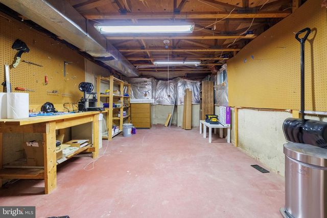 1439 MILLIKENS BEND RD, Herndon, VA 20170