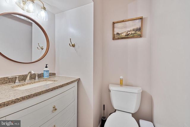 1439 MILLIKENS BEND RD, Herndon, VA 20170