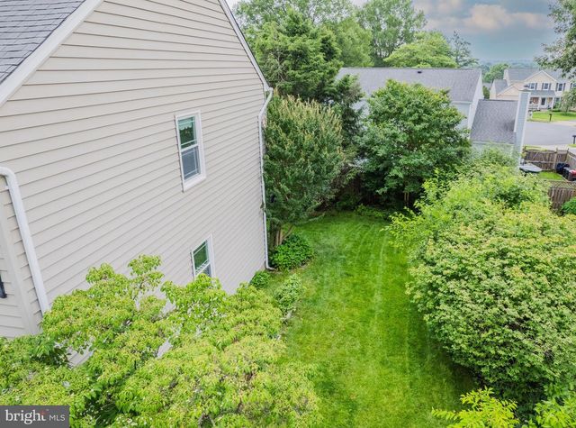 1439 MILLIKENS BEND RD, Herndon, VA 20170