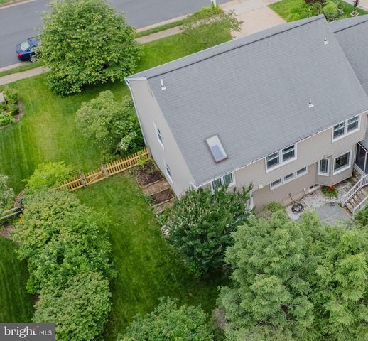 1439 MILLIKENS BEND RD, Herndon, VA 20170