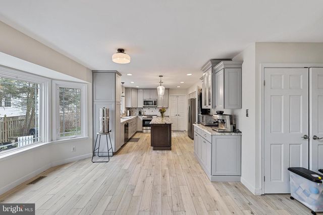 1439 MILLIKENS BEND RD, Herndon, VA 20170