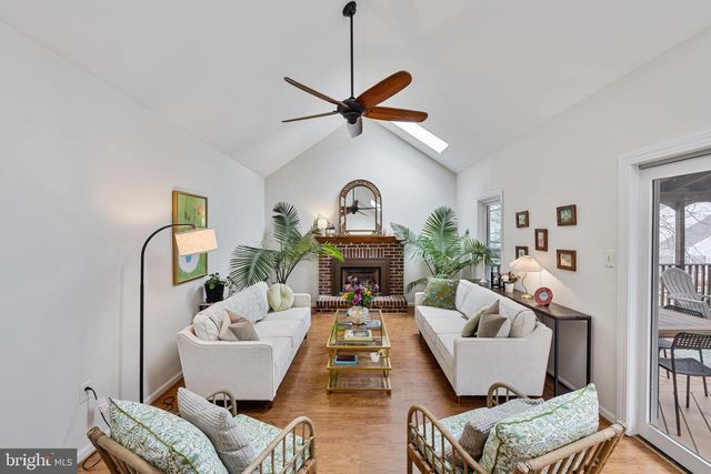 1439 MILLIKENS BEND RD, Herndon, VA 20170