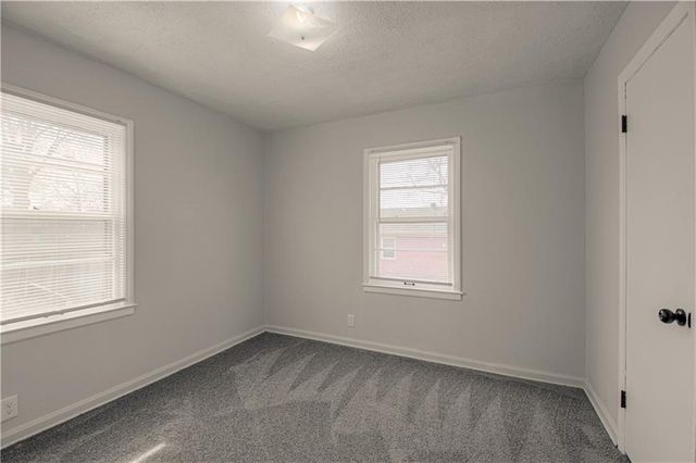 10409 E 26th Street S, Independence, MO 64052