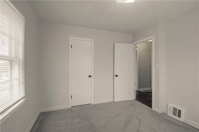 10409 E 26th Street S, Independence, MO 64052