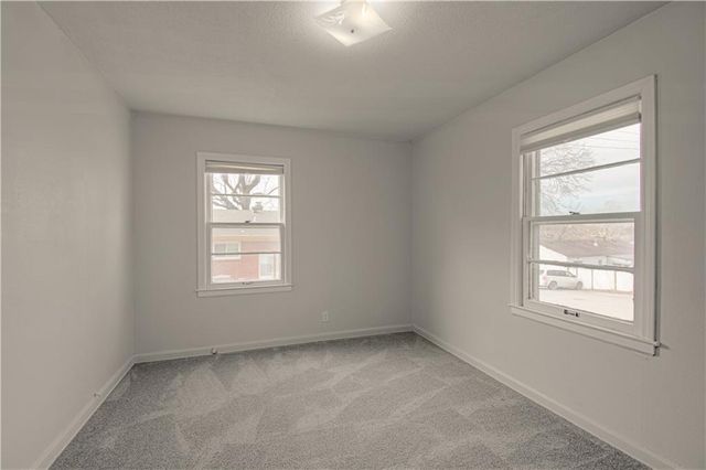 10409 E 26th Street S, Independence, MO 64052