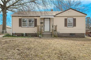 10409 E 26th Street S, Independence, MO 64052