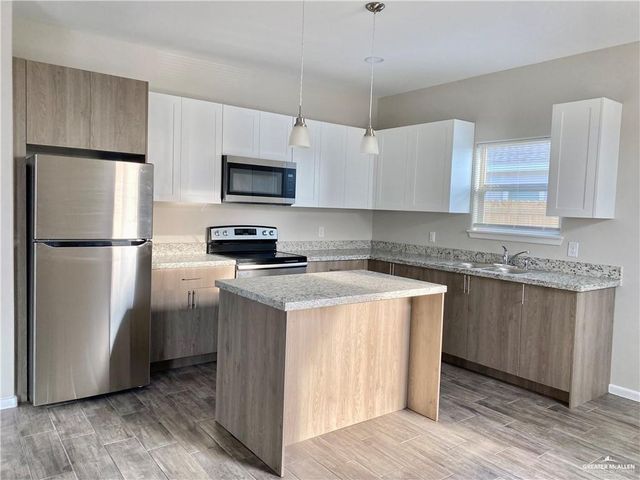 805 Sunset Valley Street, Alton, TX 78573