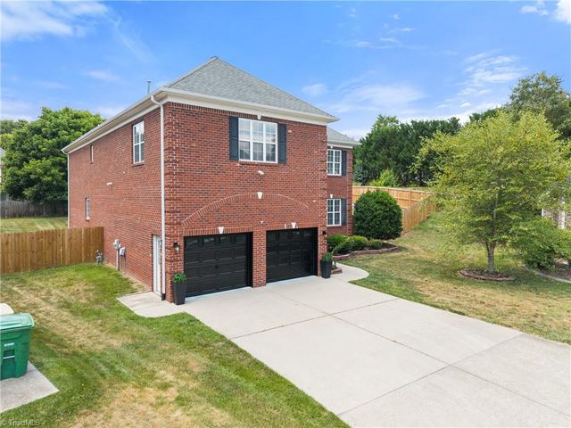 740 Clemmons Crossing Court, Clemmons, NC 27012