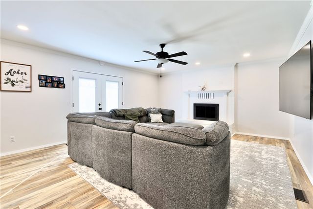 1227 W Countrywood Circle, Rogers, AR 72756