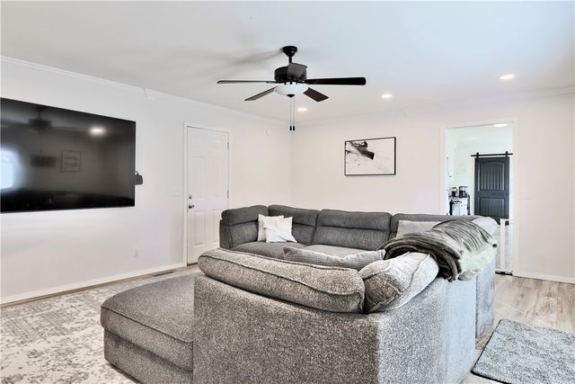 1227 W Countrywood Circle, Rogers, AR 72756