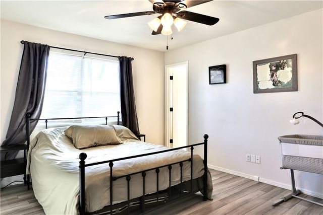 1227 W Countrywood Circle, Rogers, AR 72756