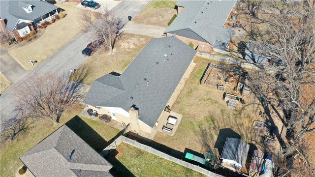 1227 W Countrywood Circle, Rogers, AR 72756